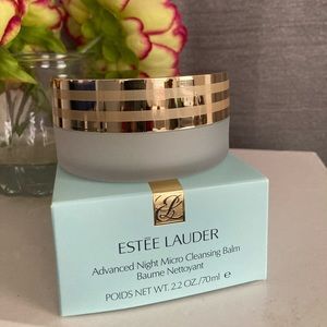 Brand new EL cleansing balm. Pamper your skin. Full size